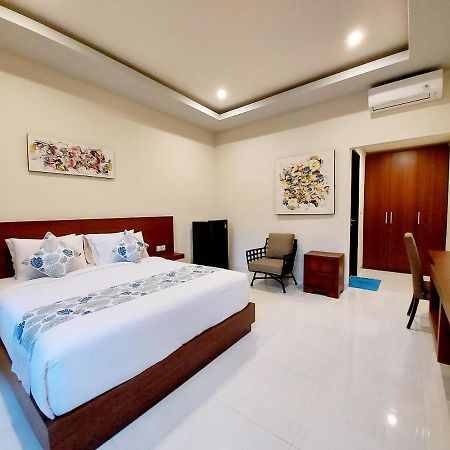The New Moon Seminyak Hotel Exterior foto