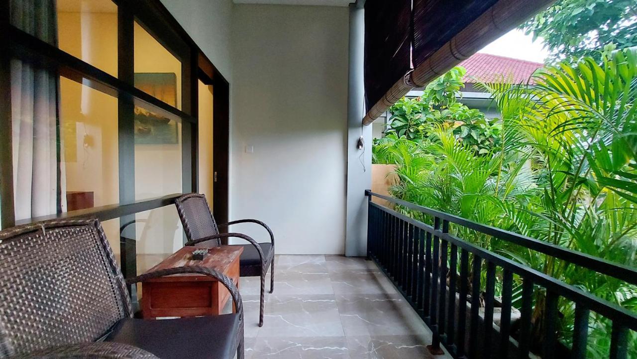 The New Moon Seminyak Hotel Exterior foto
